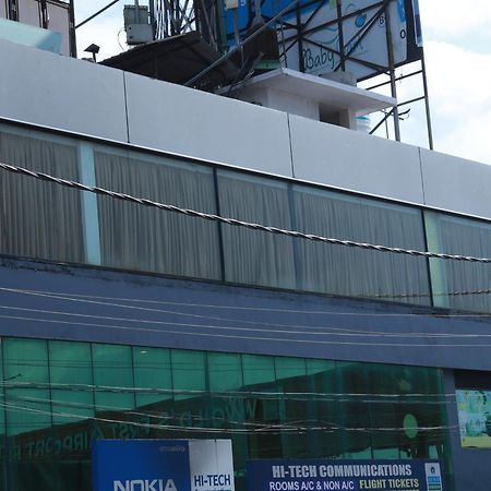 Port View Residency Pvr Hotell Nedumbassery Exteriör bild