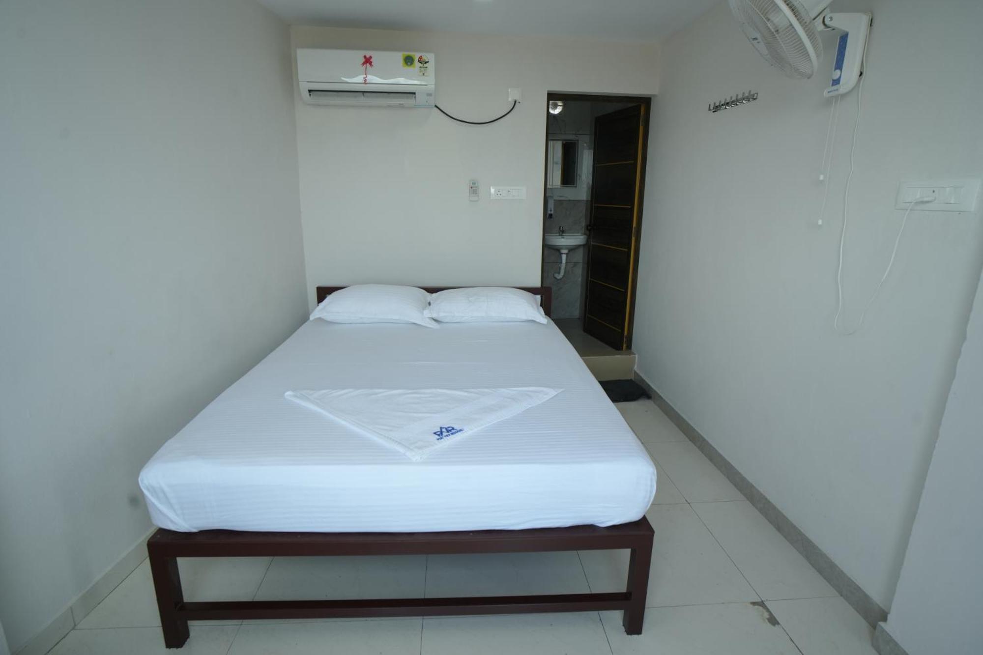 Port View Residency Pvr Hotell Nedumbassery Exteriör bild