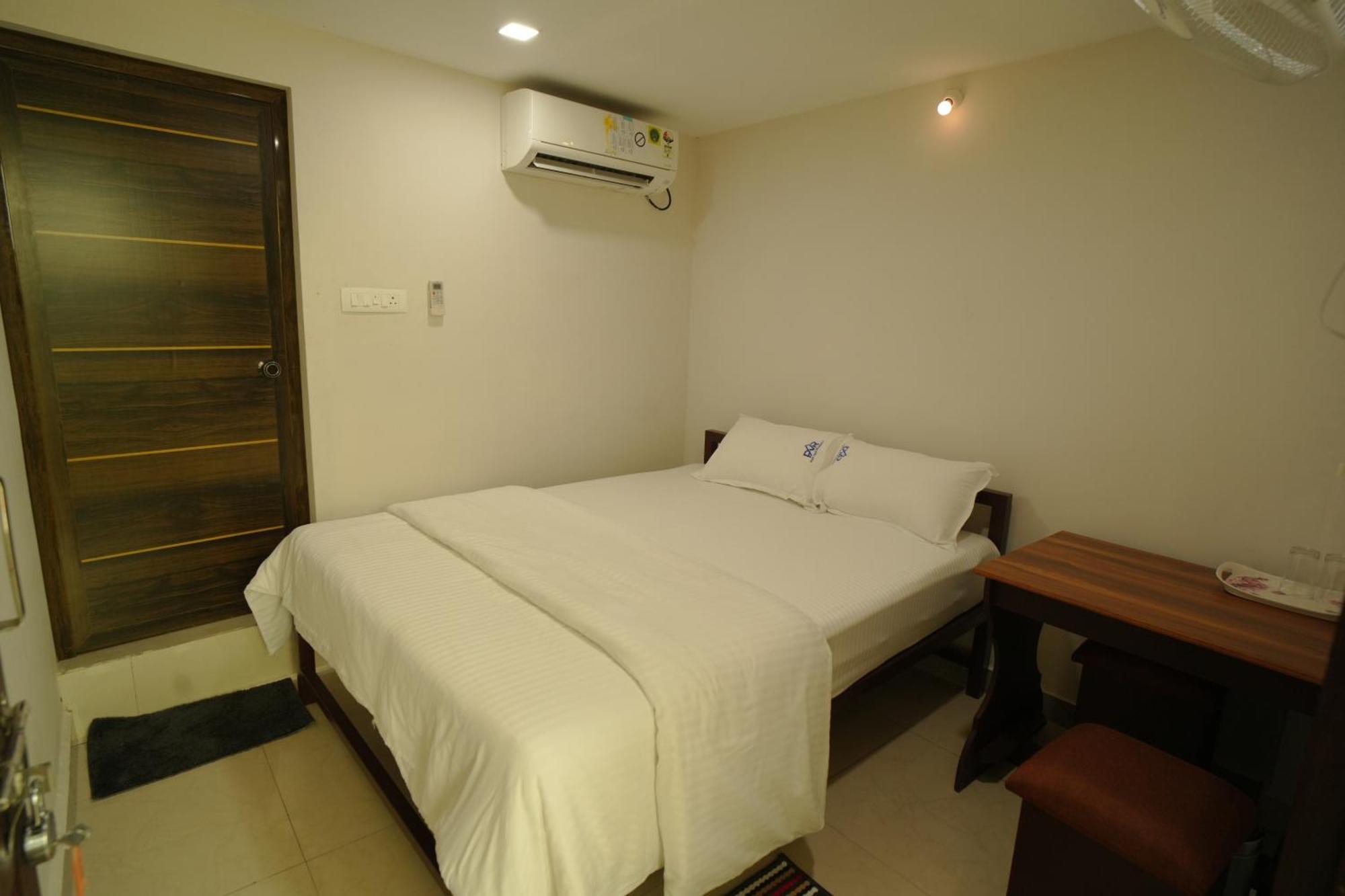 Port View Residency Pvr Hotell Nedumbassery Exteriör bild