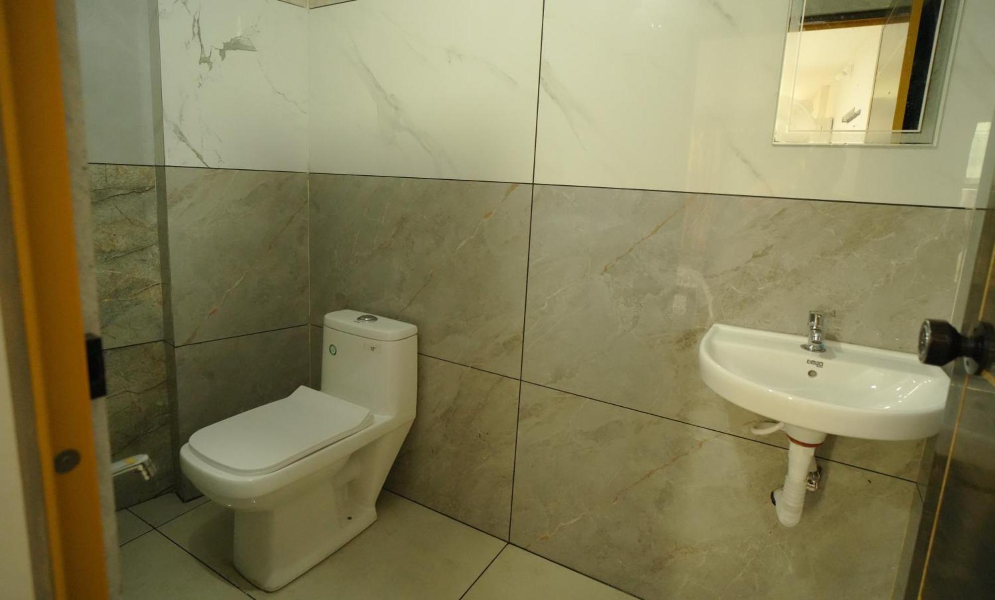 Port View Residency Pvr Hotell Nedumbassery Exteriör bild