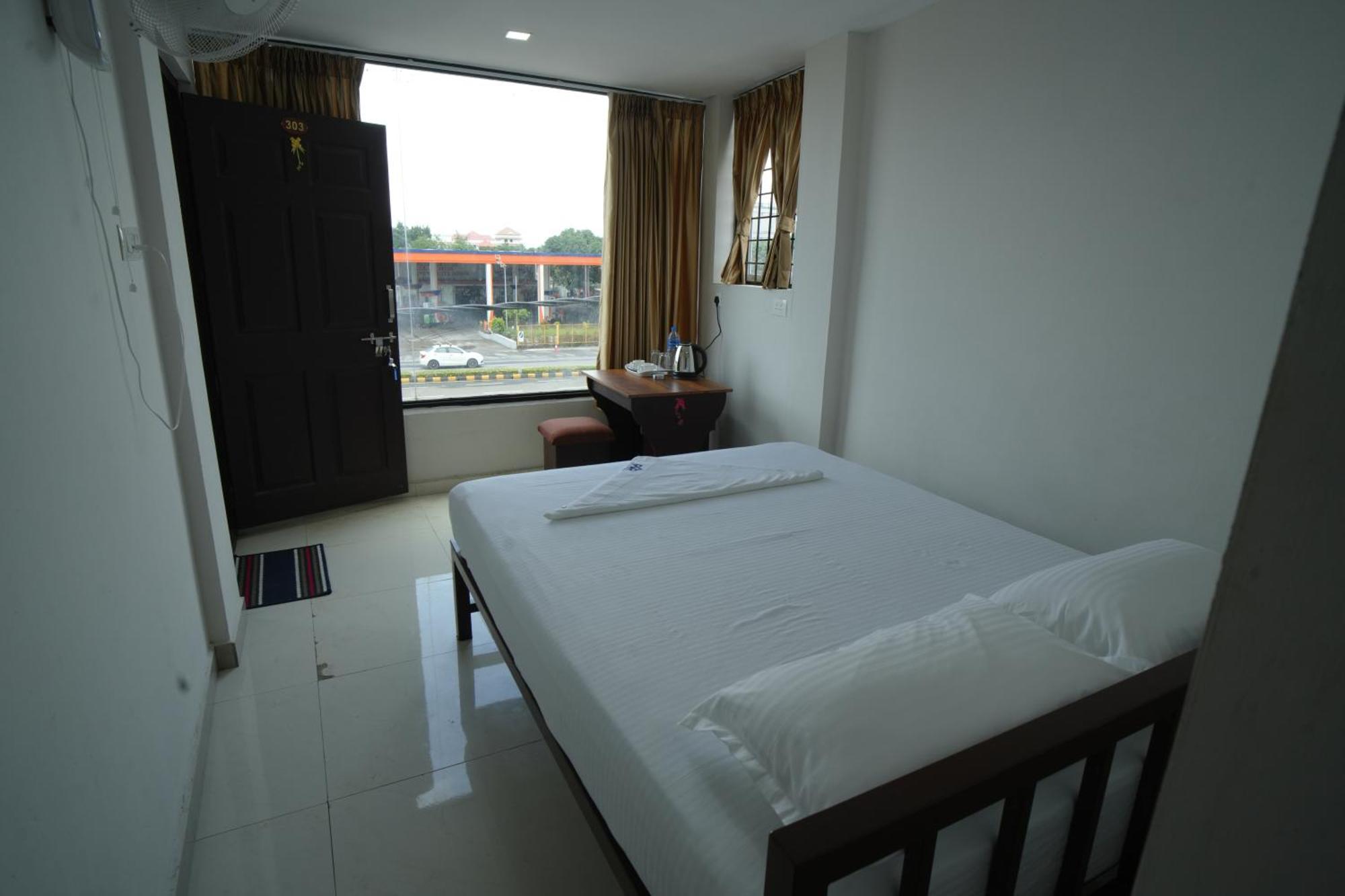 Port View Residency Pvr Hotell Nedumbassery Exteriör bild