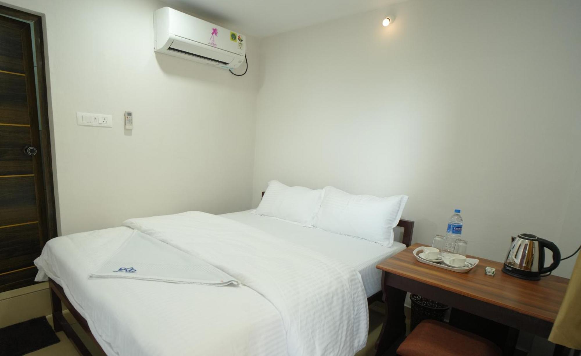 Port View Residency Pvr Hotell Nedumbassery Exteriör bild