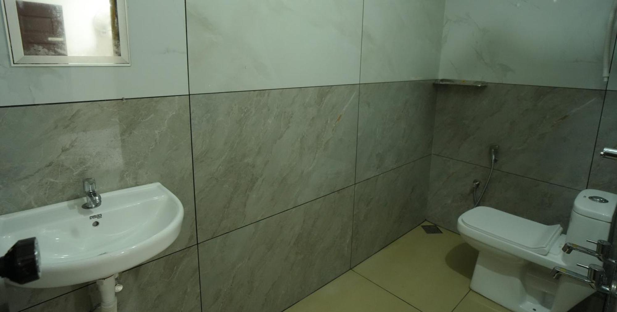Port View Residency Pvr Hotell Nedumbassery Exteriör bild