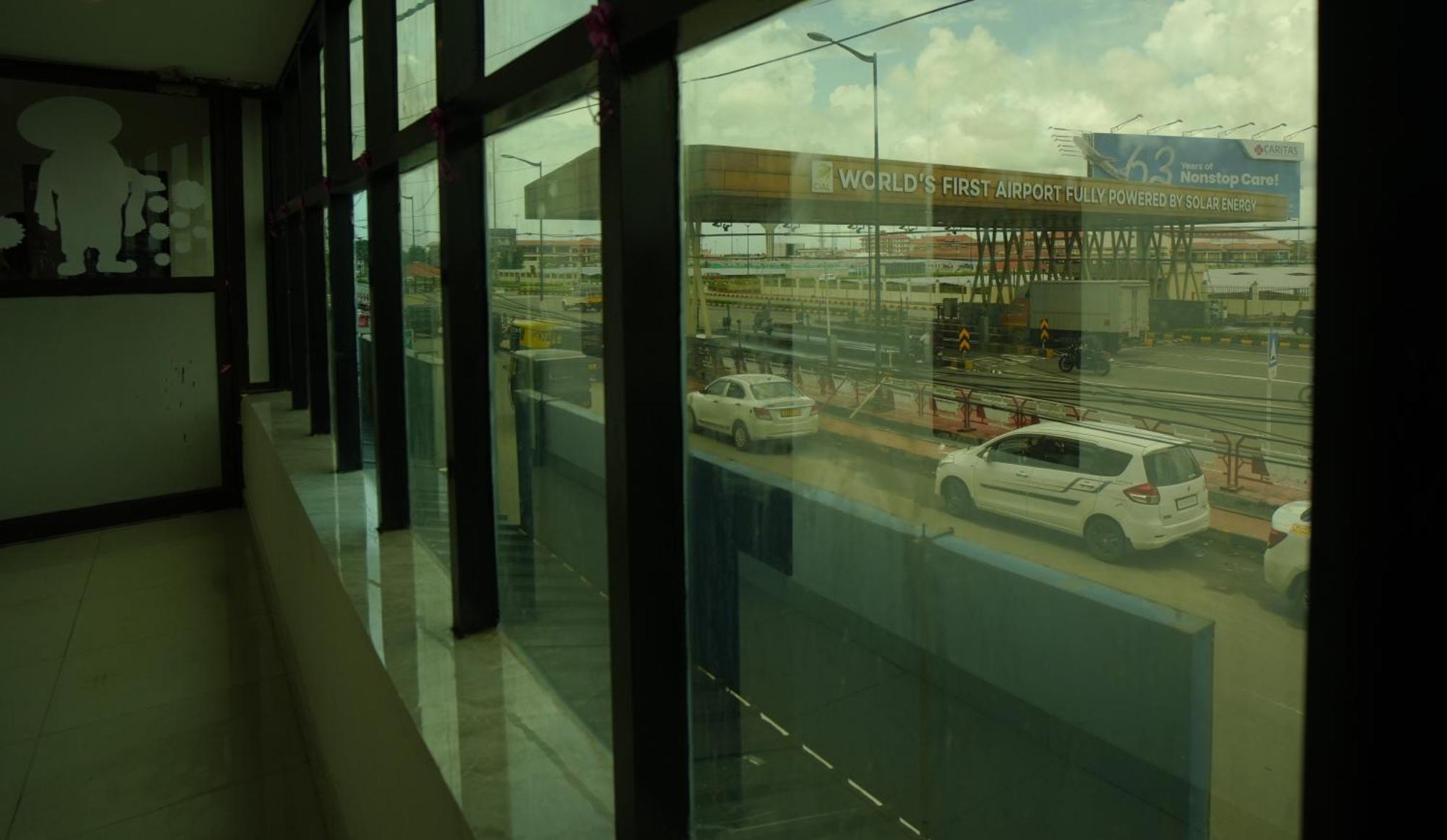 Port View Residency Pvr Hotell Nedumbassery Exteriör bild